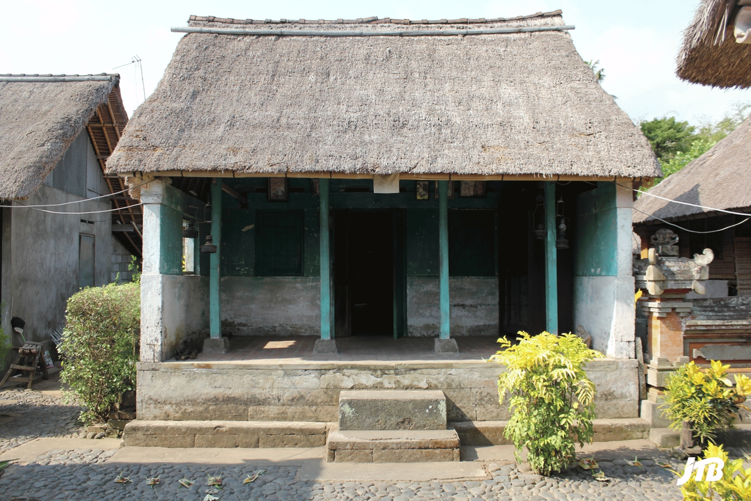 Balinese traditional building2.webp