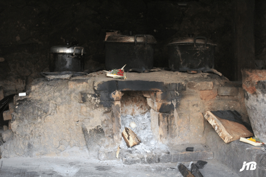 Traditional Balinese Rice Cooking.webp