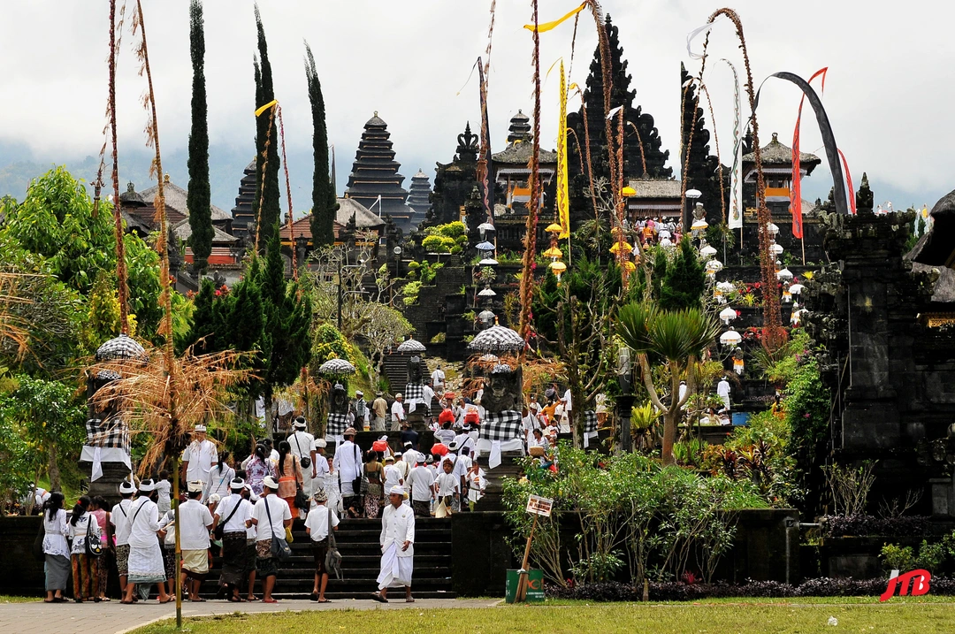 Besakih (3).webp