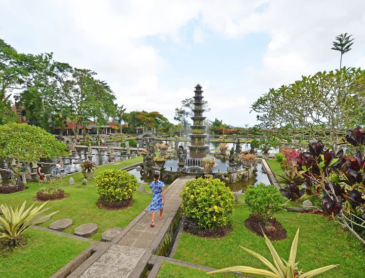 Tirta gangga.jpg