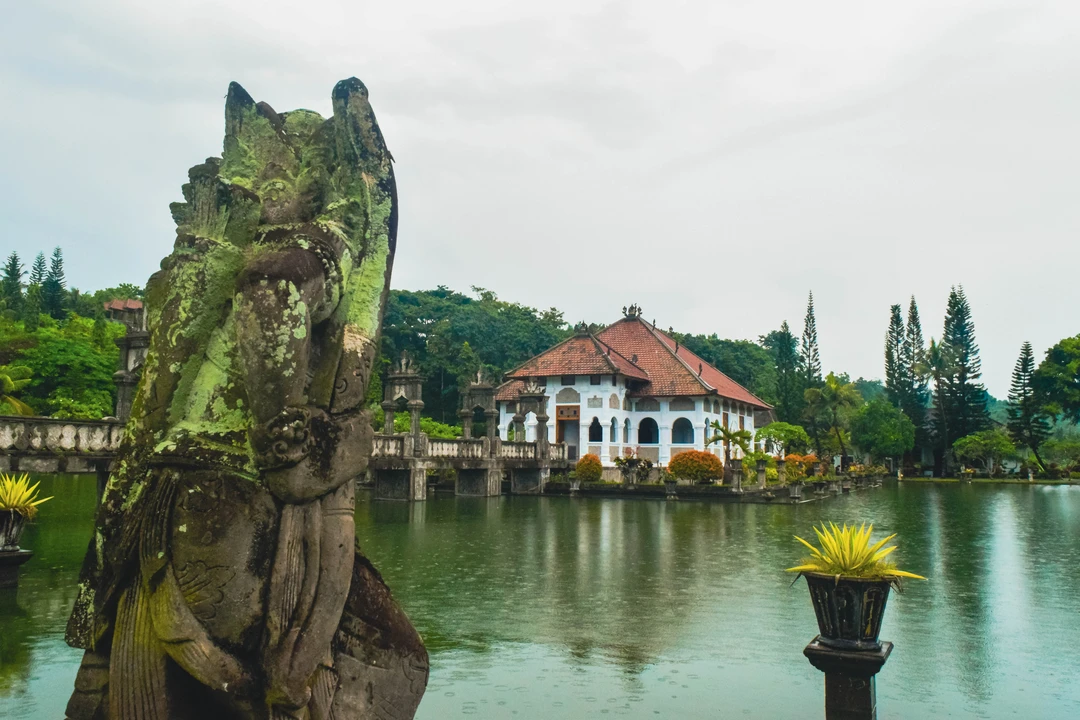 https://www.kura2bus.com/id-usd/tours/lempuyang-temple-the-gate-of-heaven-tour