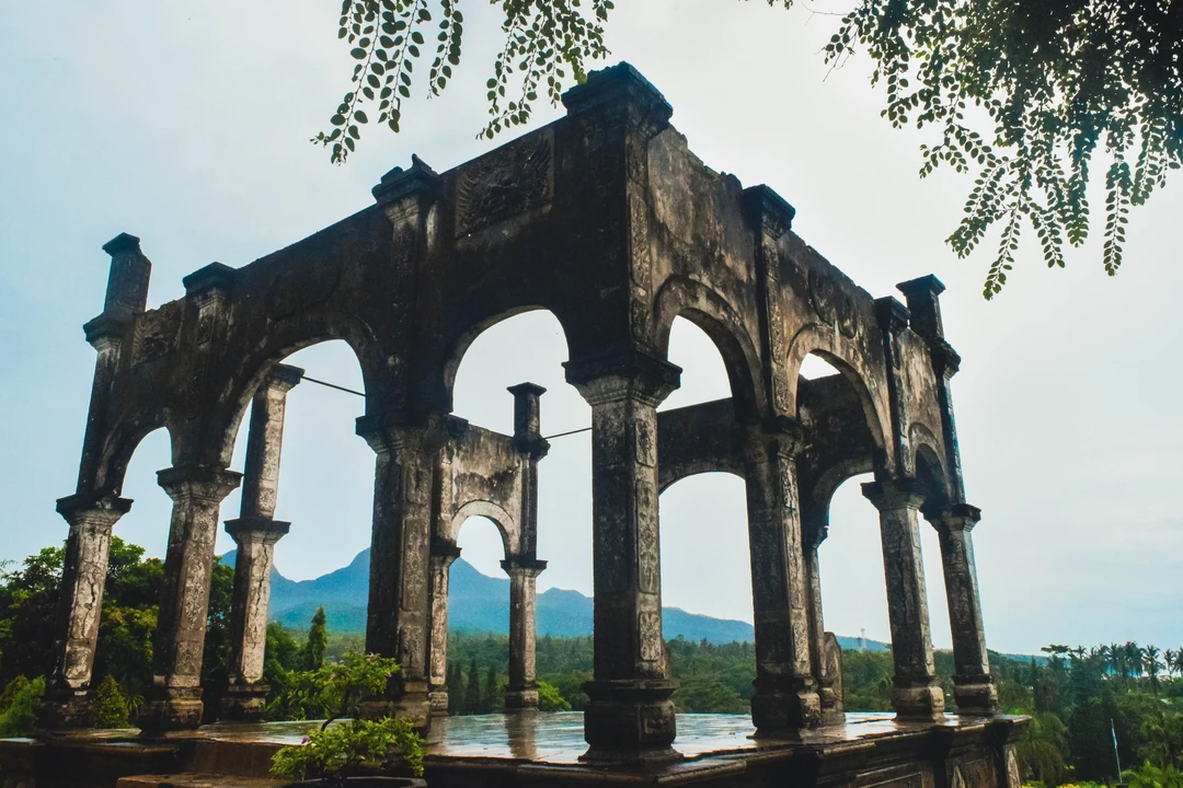 https://www.kura2bus.com/id-usd/tours/lempuyang-temple-the-gate-of-heaven-tour