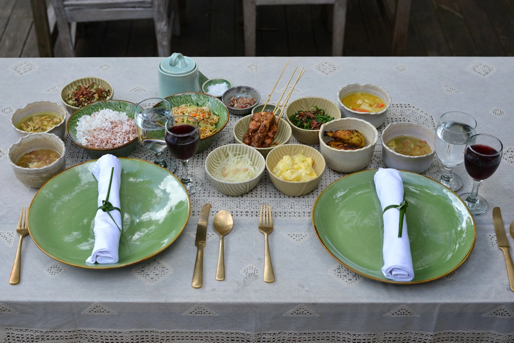 FC - Ritztafel-menu-in-Bamboo-Forest-Restaurant-copy.jpg